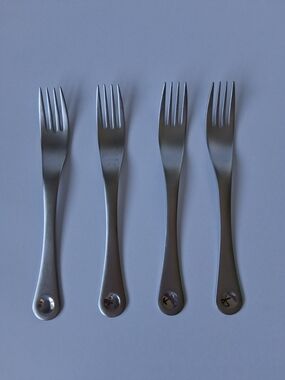 Robert Welch PENDULUM 18/10 Stainless Steel Flatware With Satin Finish